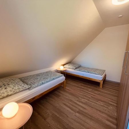 Holmblick - Boddenblick, Balkon, 2 Schlafzimmer, 4 Personen ボルン エクステリア 写真